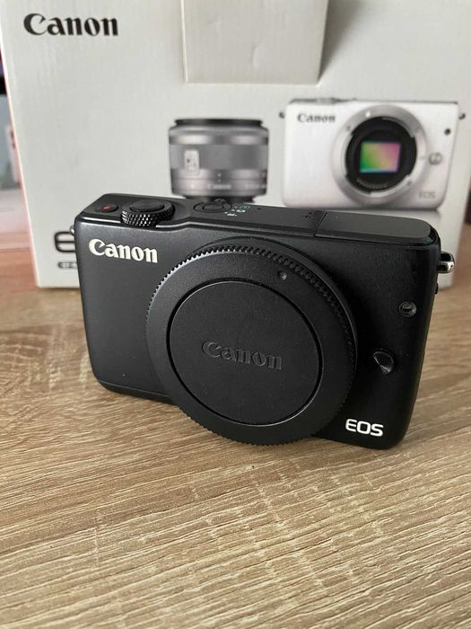 Canon EOS M10, obiectiv kit 15-45mm + obiectiv sigma 30mm