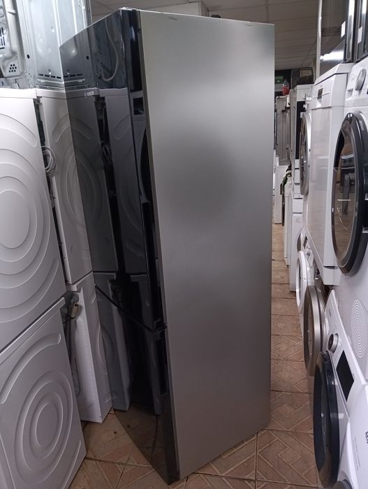 Черен комбиниран хладилник с фризер Бош Bosch с 2 години  ГАРАНЦИЯ!