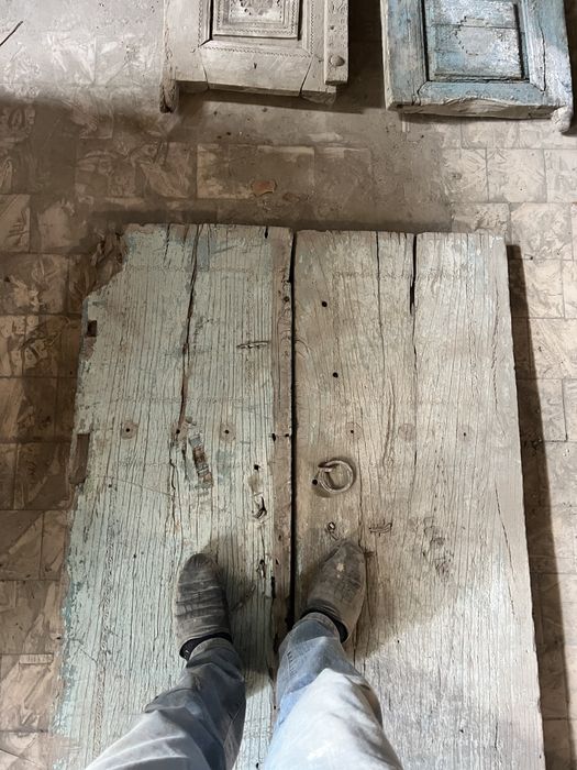 Кадимий эшиклар сотилади