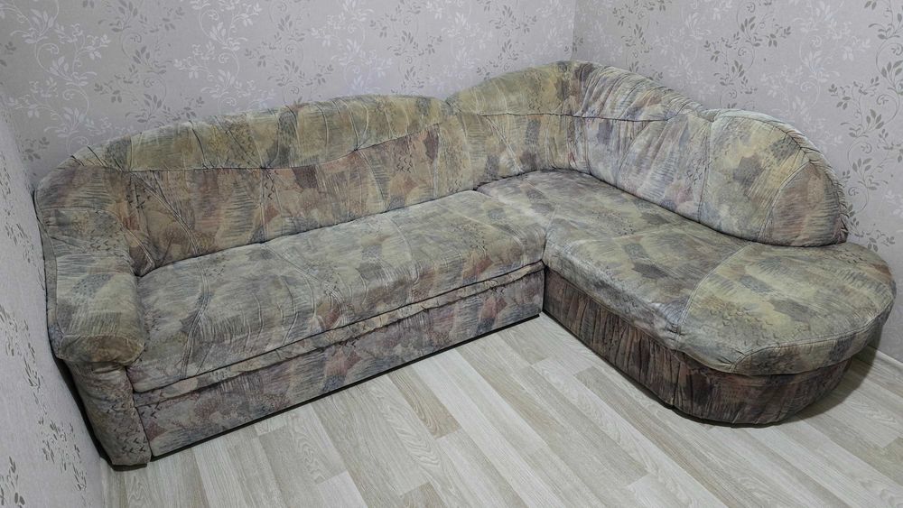 Canapea extensibila tip coltar