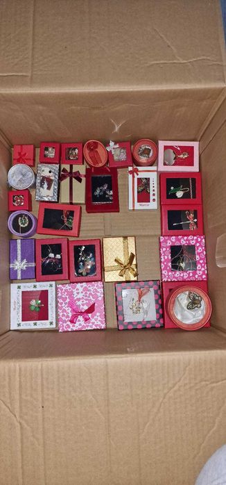 Martisoare (Premium&Standard)–Lichidare stoc/Tot ce este in fotografii