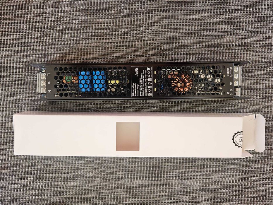 Sursă LED REYLAX 12V 200W 16,7A, dimabilă TRIAC și 0/1–10V
