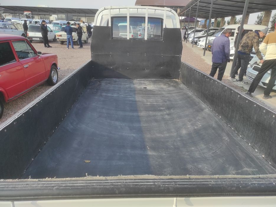 Yaxshi moshina yaxshi haydalgan 2023