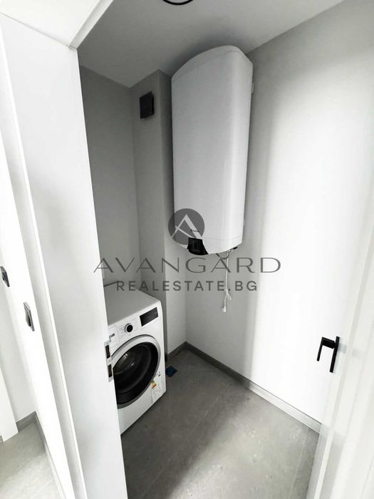 Продава се Тристаен апартамент в Пловдив, Остромила - 114 кв.м за 2150 €/кв.м - Снимка #9