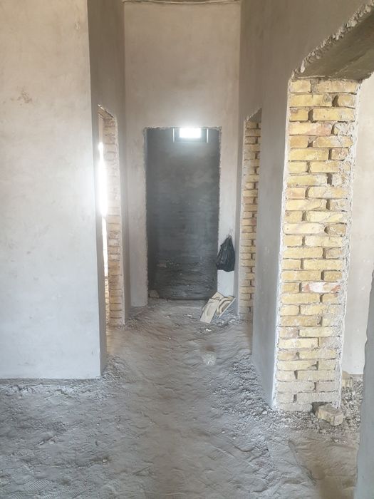 Хива ш.Космада Селикат завод ёни Жасмин маркет 200 м2 уй сотилади