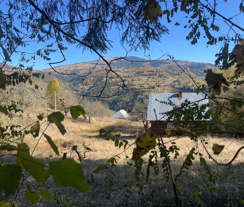 Teren cu casa in Muntii Apuseni