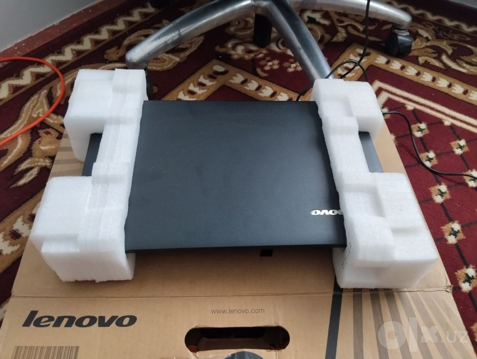 Lenovo B590 noutbuk sotiladi