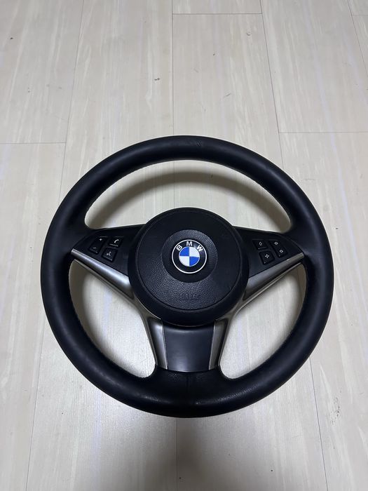 М Руль на BMW E60 дорест