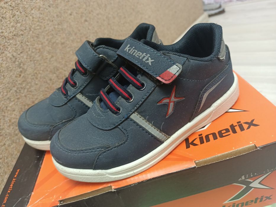 Кроссовки за 3500