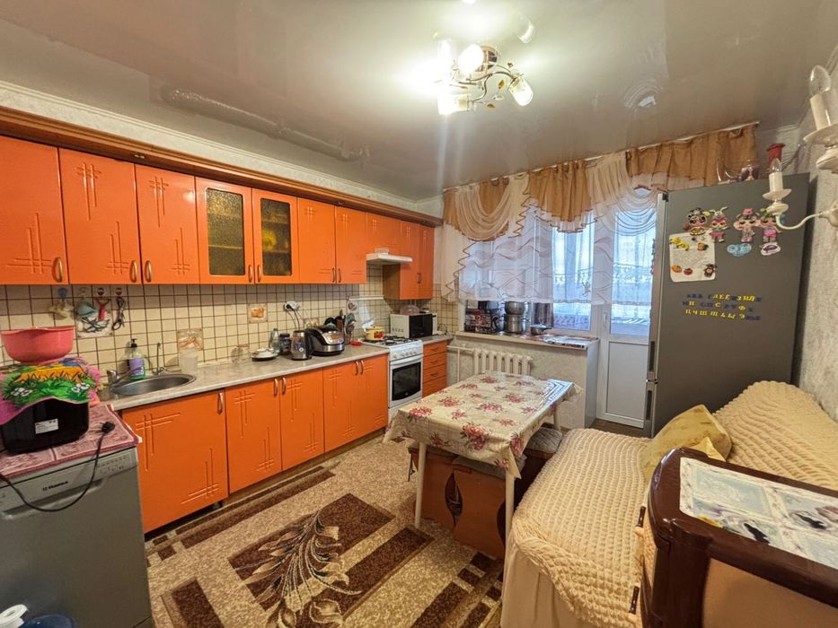 3 ком квартира на Кизатова