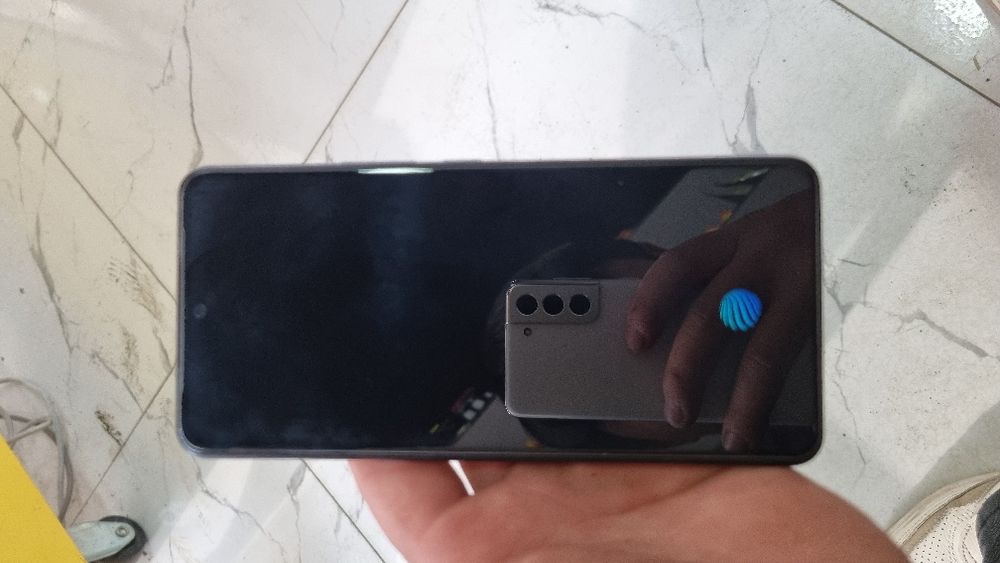 Vivo v27e xolati yaxshi 8/256 gb telefon plavni ishladi