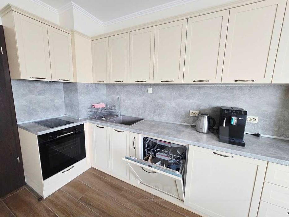 Апартамент с две спални в затворен комплекс в Златни пясъци