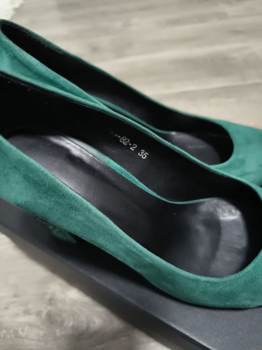 Продам туфли 35 размер , подойдут на 35,5