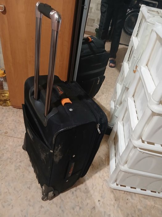 Продаю сумку на колеса