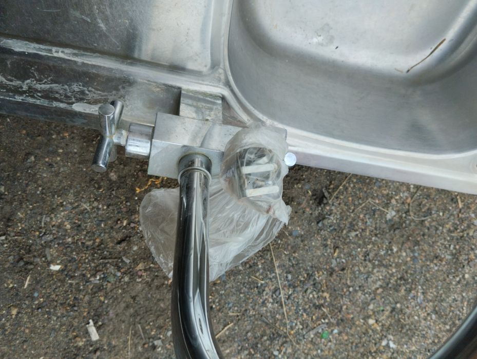 Продаю раковину со смесителем