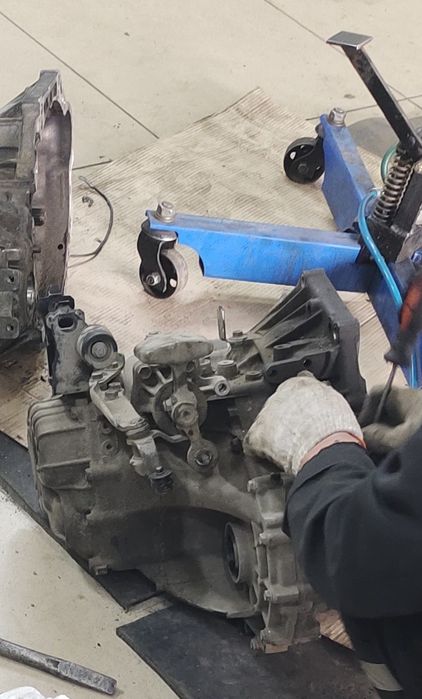 Продам  МКПП Тойота на запчасти