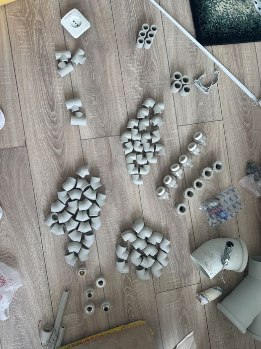 Продам комплектующие для водоснабжения