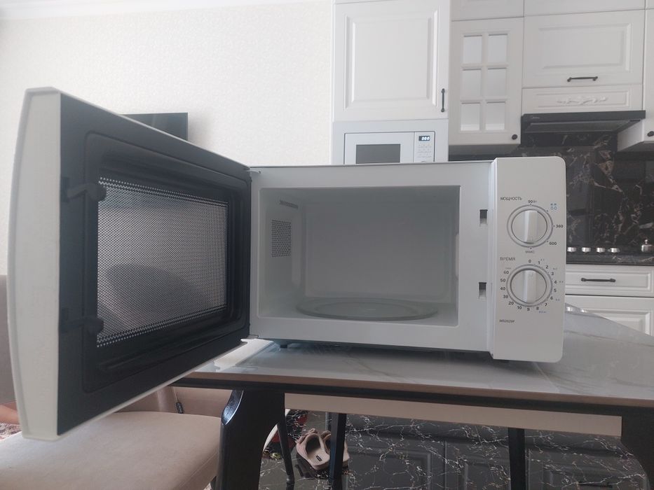 Продам микроволновую печь