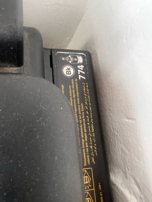 Vand imprimanta Epson M100 cu cerneala  calitate buna si ft economica