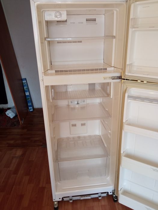 Холодильник AFTRON. Корея