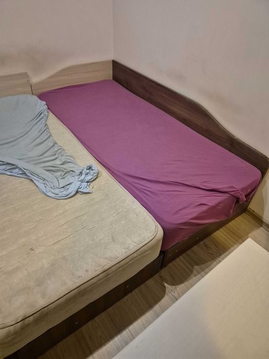 Легла с дигащи матраци