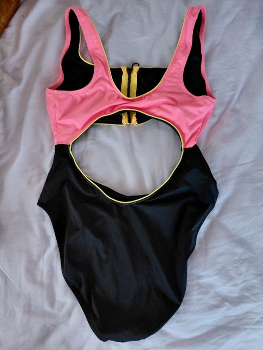 Дамски бански найк