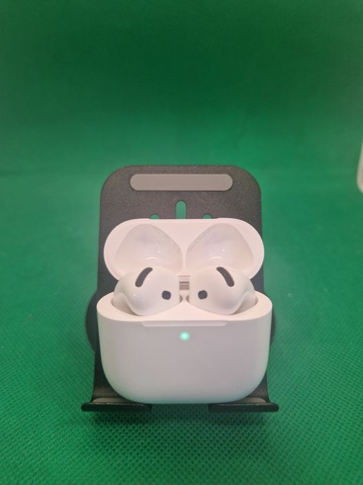 Airpods 4 Lazar Amanet Crangasi 55130