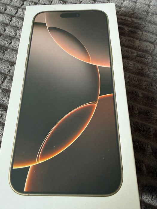 Продавам iPhone 16 pro max 256GB