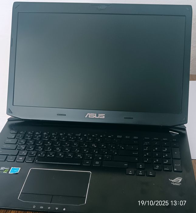 Продам ноутбук ASUS.