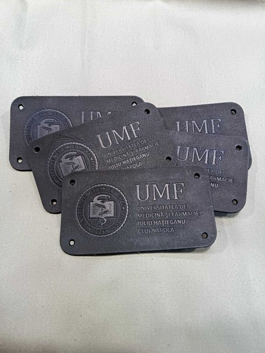 Etichete personalizate din piele reciclata si naturala