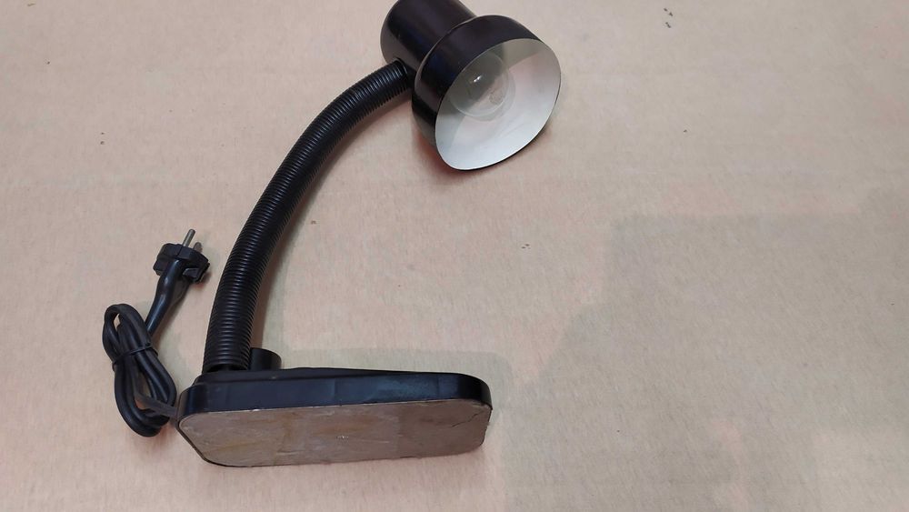 Настолни немски лампи