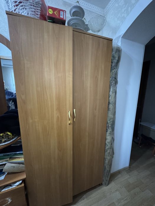 Продам шкаф и прихожую