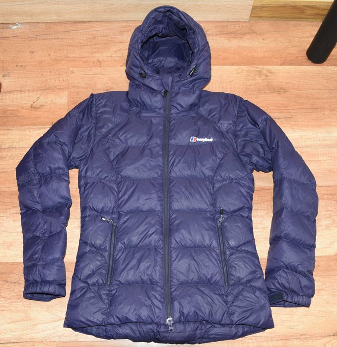 Berghaus оригинална дамска пухенка М размер.