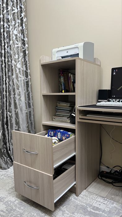 Стол компьютерный