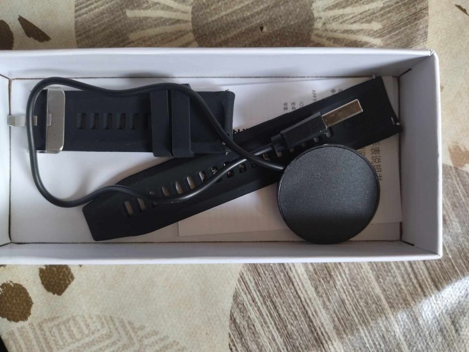 Смарт часовник.Чисто нов!