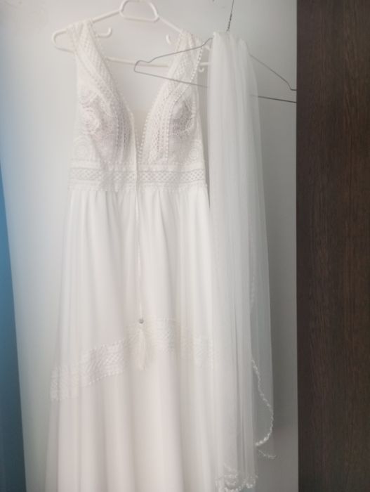 Vând rochie mireasă Ariamo Bridal boho hippie romantic liberty