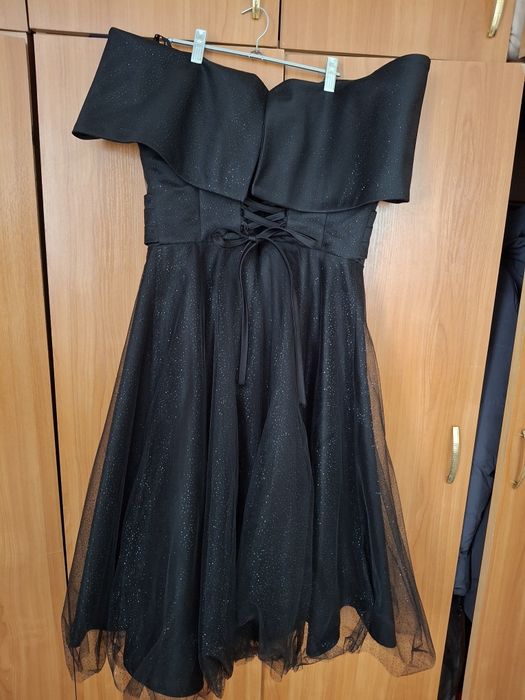 Черное вечернее платье с блестками