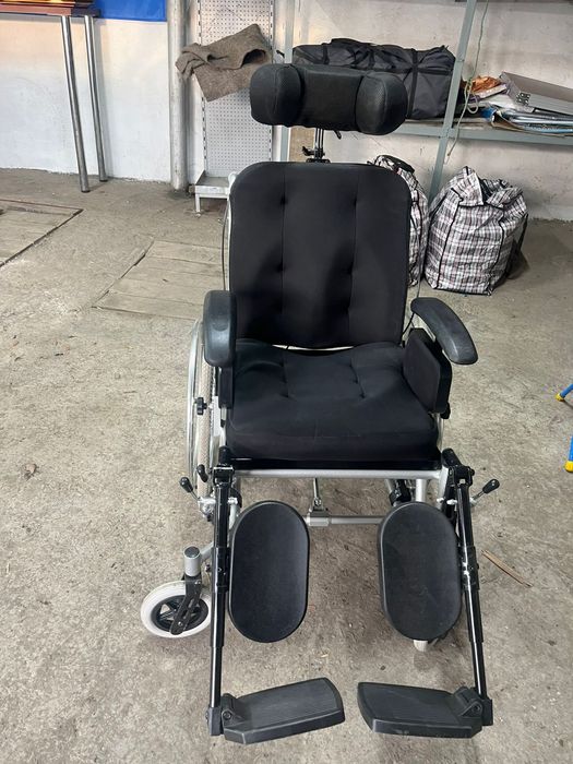 Инвалидная коляска (коляска для инвалидов)