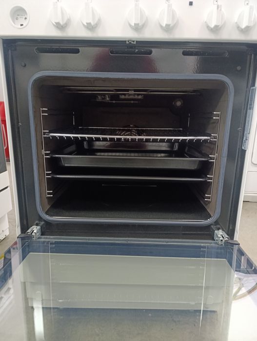 ГОТВАРСКА Печка с керамичен плот Electrolux VOSS