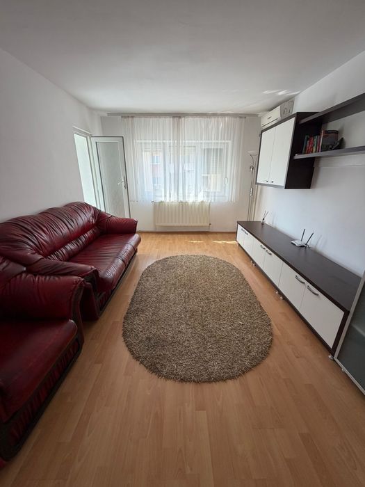 Inchiriez apartament Micalaca