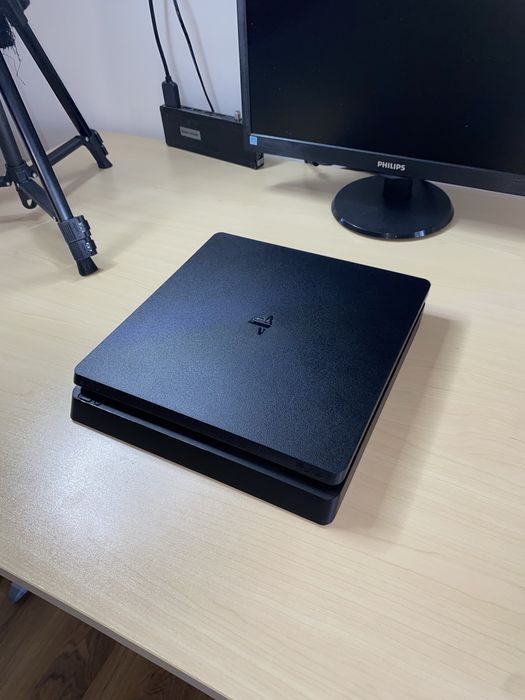 Продам или обменя playstation 4