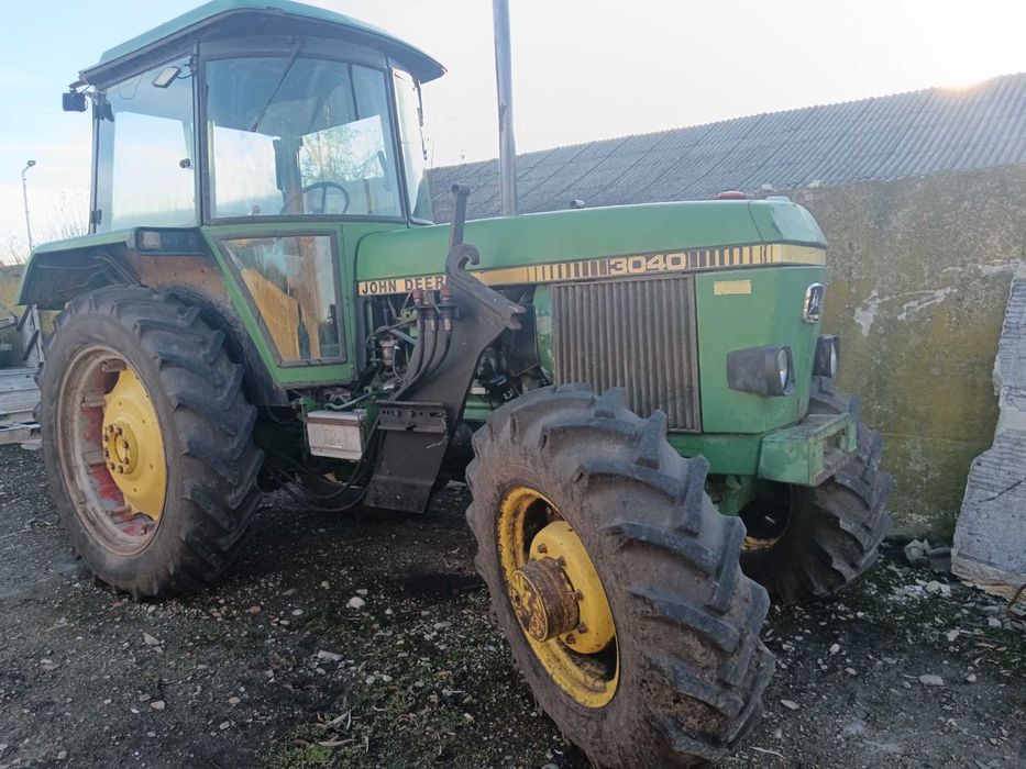 Tractor John Deere 3040 cu incarcator frontal