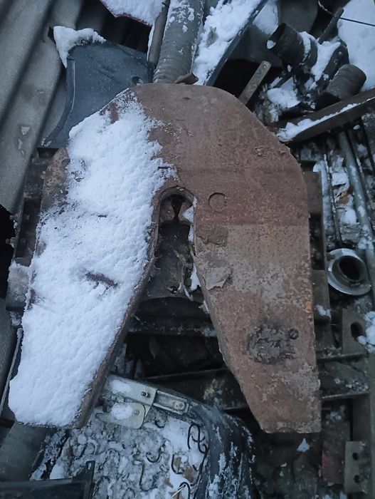 Седло ЗИЛ и лапы  прицепа