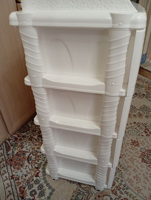 Продам пластиковый комод