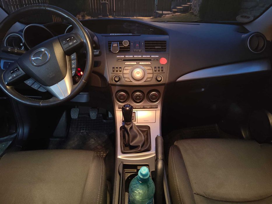 Mazda 3 – 1.6 Benzină – 2011 – 176.000 km – Dotată + 2 seturi anvelope