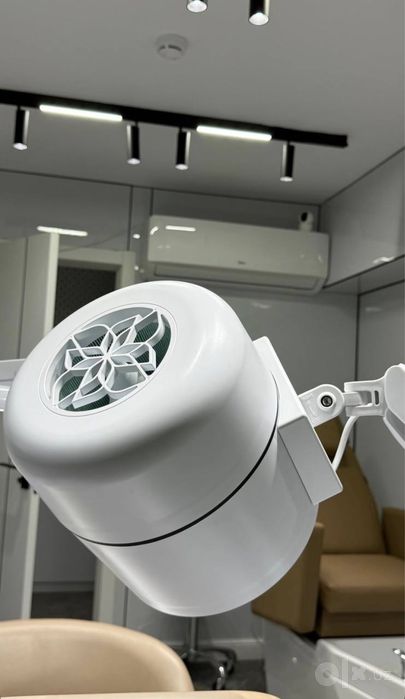 Продам пылесос для маникюра 4Blanc Pro