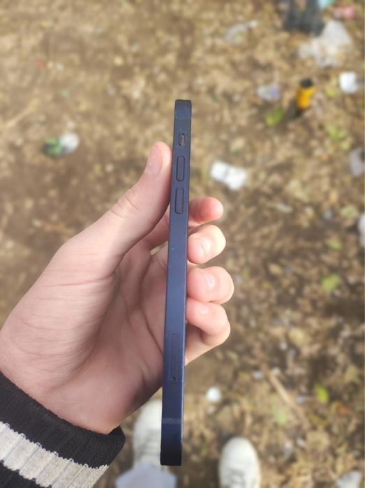iphone 12. 128гигобайтов