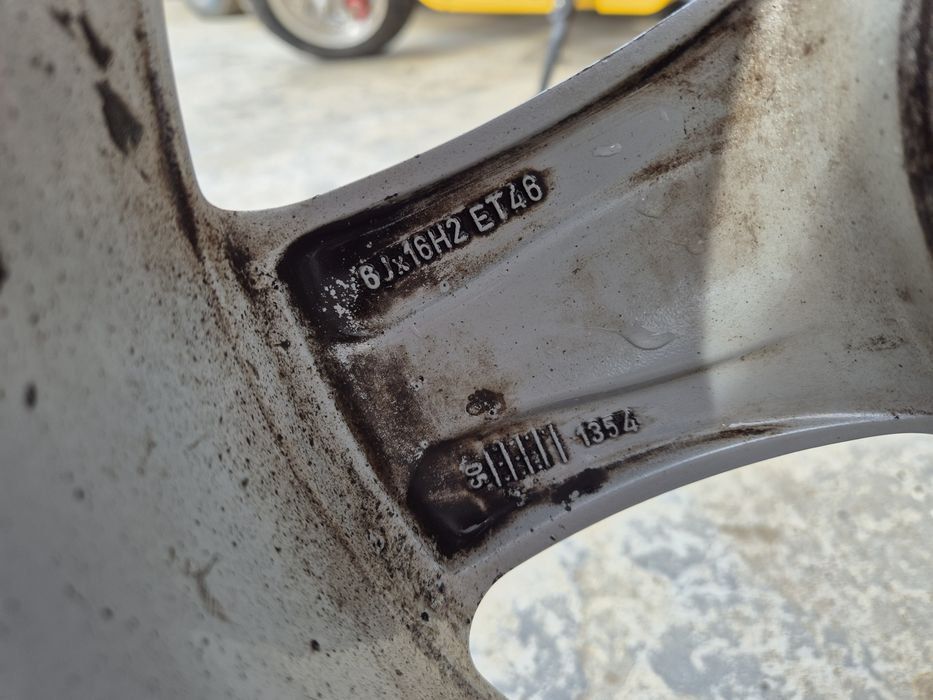 Оригинални джанти с гуми Mercedes Benz 16