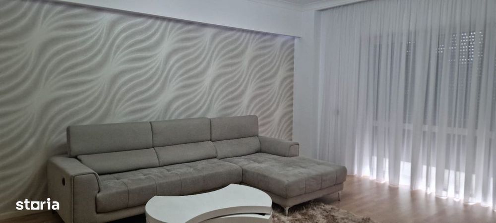 De inchiriat apartament 3 camere, cu 2 garaje,ultracentral, in Pitesti