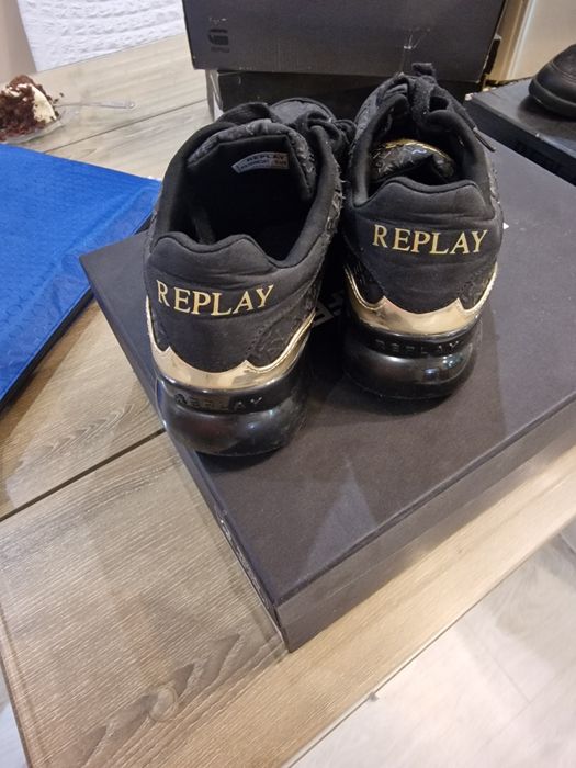 Продавам Дамски Спортни Обувки